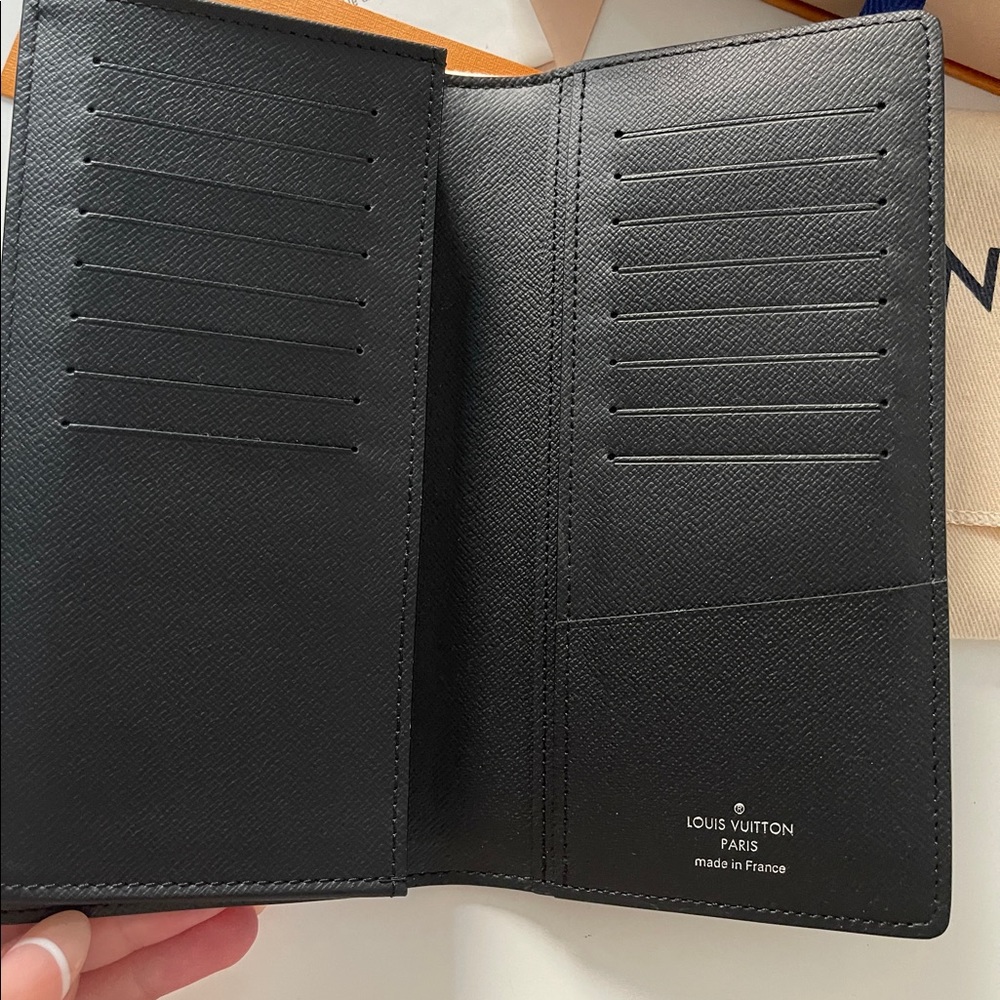 LV men long wallet